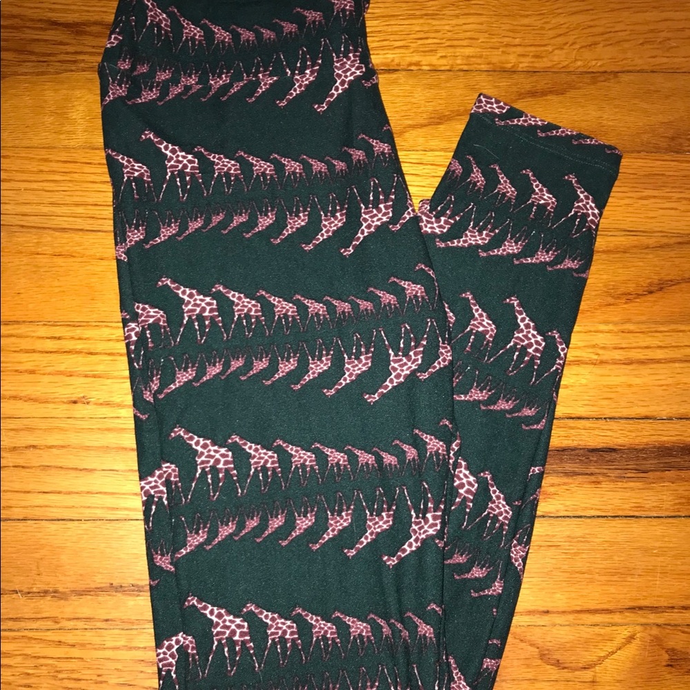 LuLaRoe OS green giraffe leggings. New